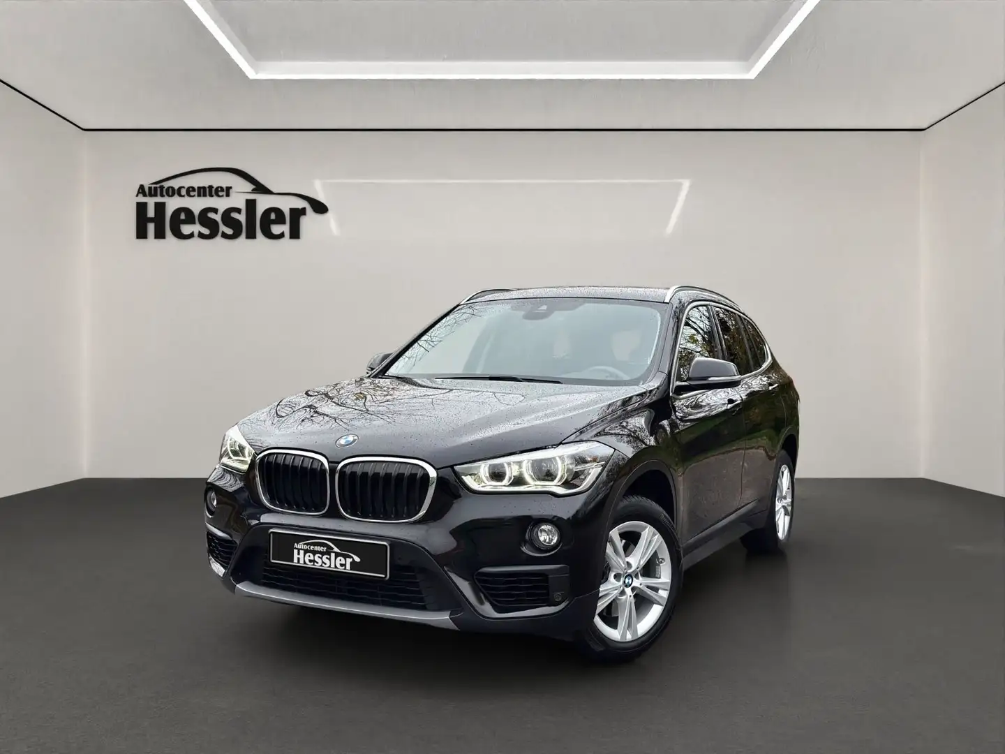 BMW X1 sDrive 18i M-Sport*LED*NAVI*SHZ*PDC*TEMPOMAT Schwarz - 1