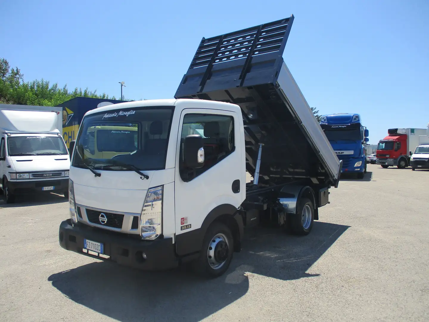 Nissan Cabstar NT 400 3000 130CV E6 RIBALTABILE TRIL 92000 KM Білий - 1