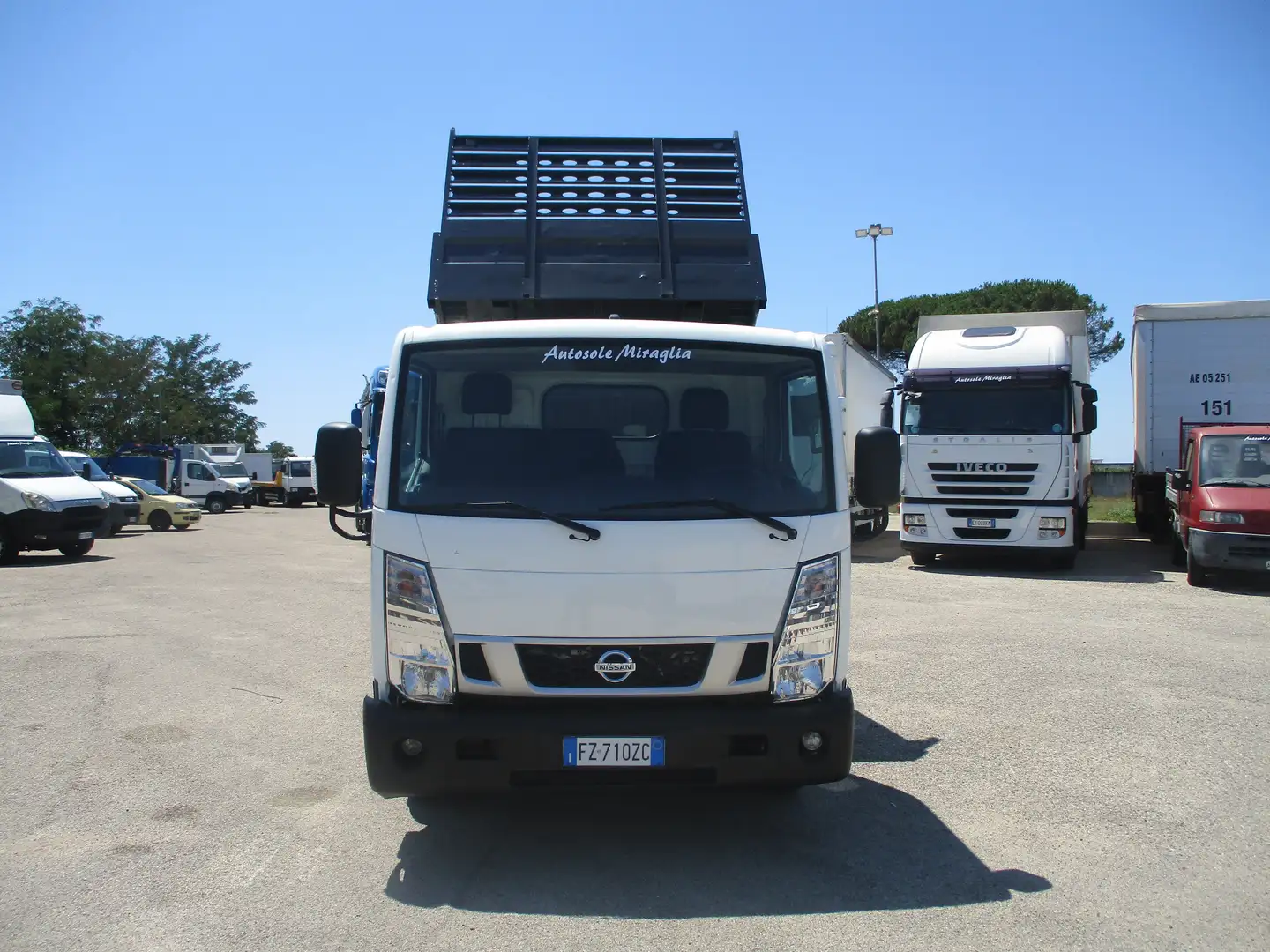 Nissan Cabstar NT 400 3000 130CV E6 RIBALTABILE TRIL 92000 KM Білий - 2