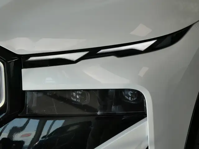 BMW XM 50e Ansicht 3