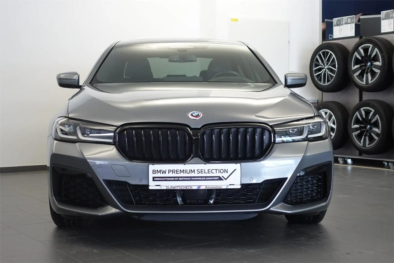 BMW 520 d xDrive G30 M-Sportpaket Pro Grau - 2