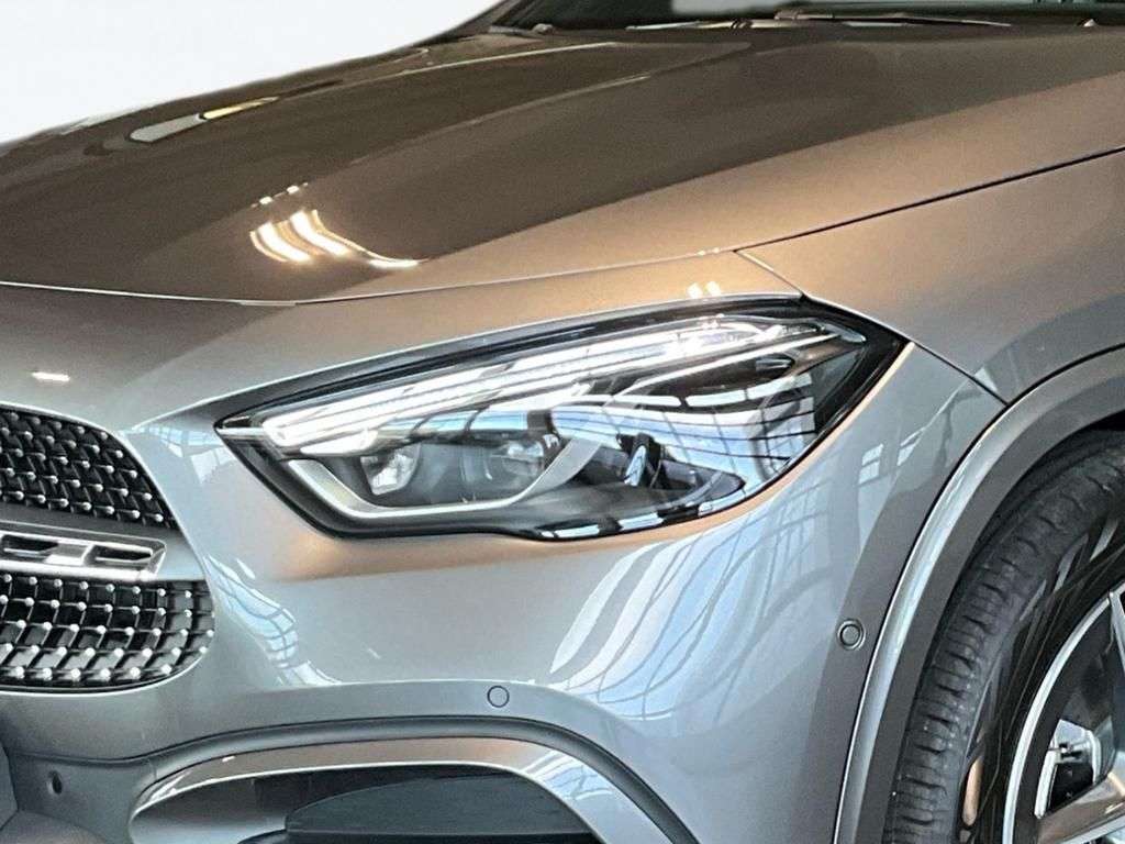Mercedes-Benz GLA 180