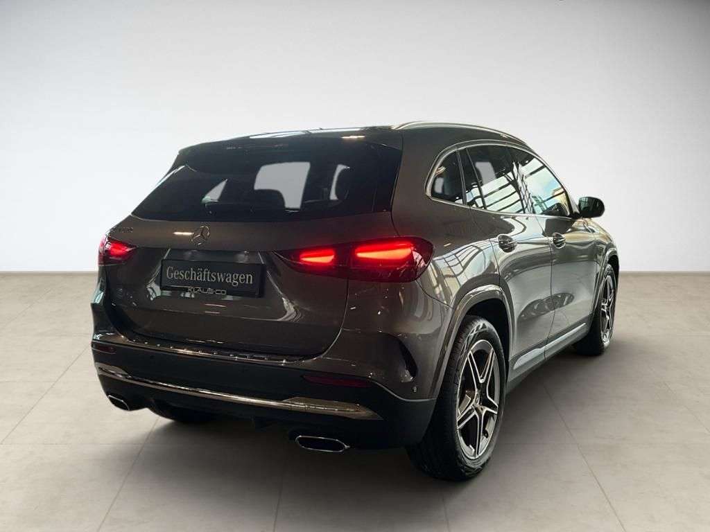 Mercedes-Benz GLA 180