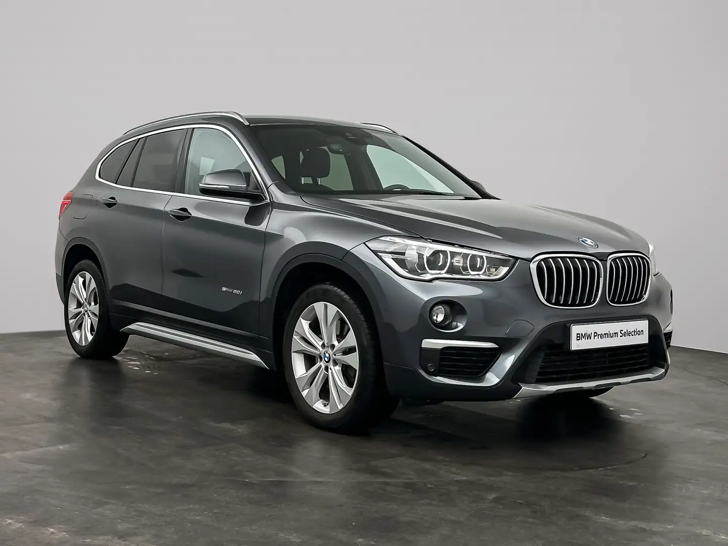 BMW X1 sDrive20i Centennial High Executive X-Line | Head Grau - 2
