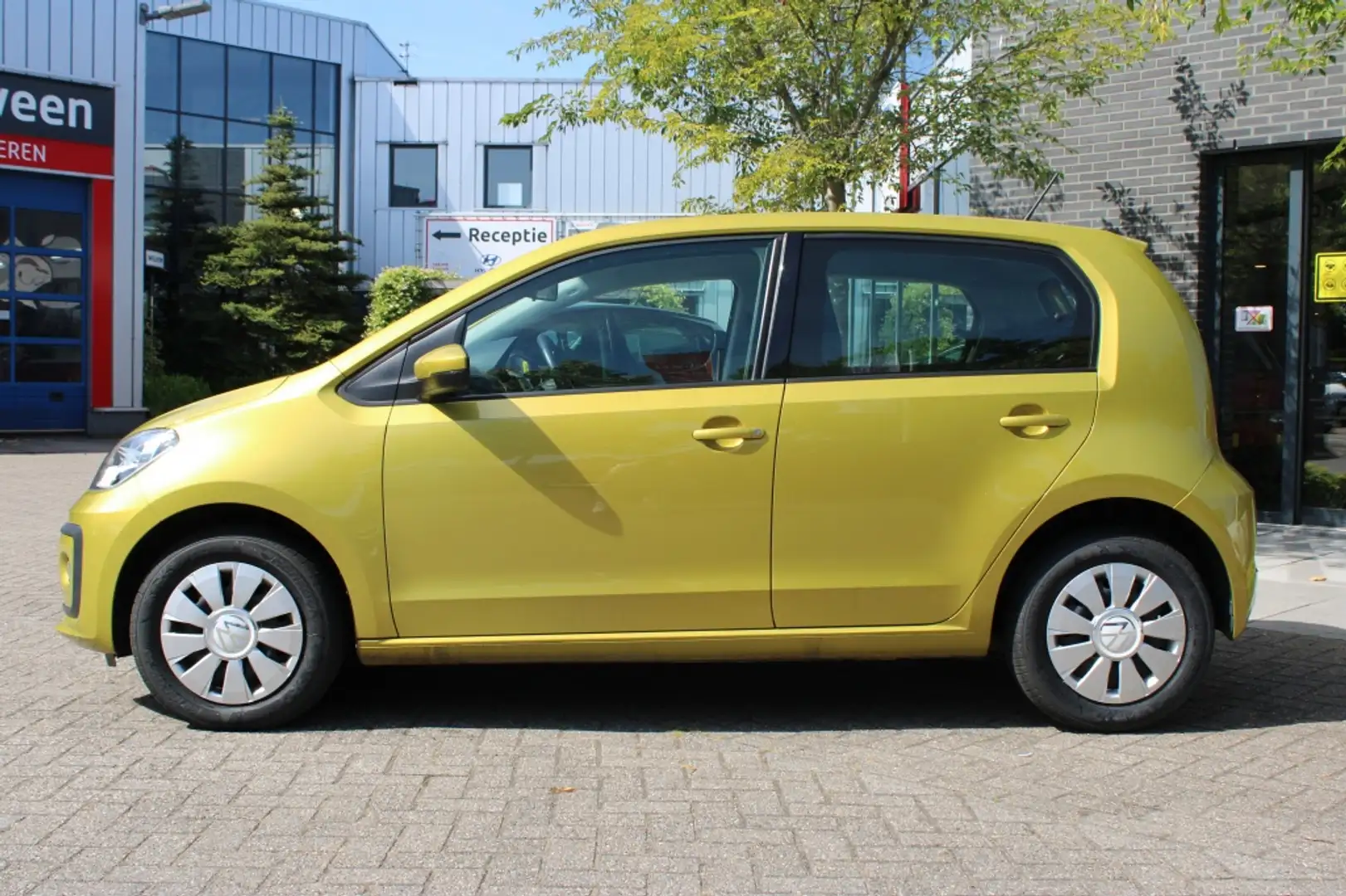 Volkswagen up! 1.0 Airco/Blueth/Pdc/Winterp./Cam/ extra Winterset Geel - 2