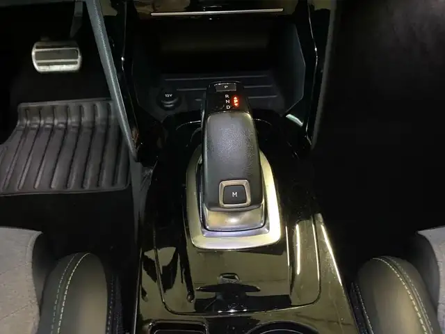 Peugeot 208 view 12