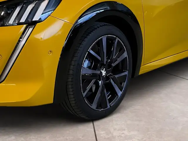 Peugeot 208 view 15