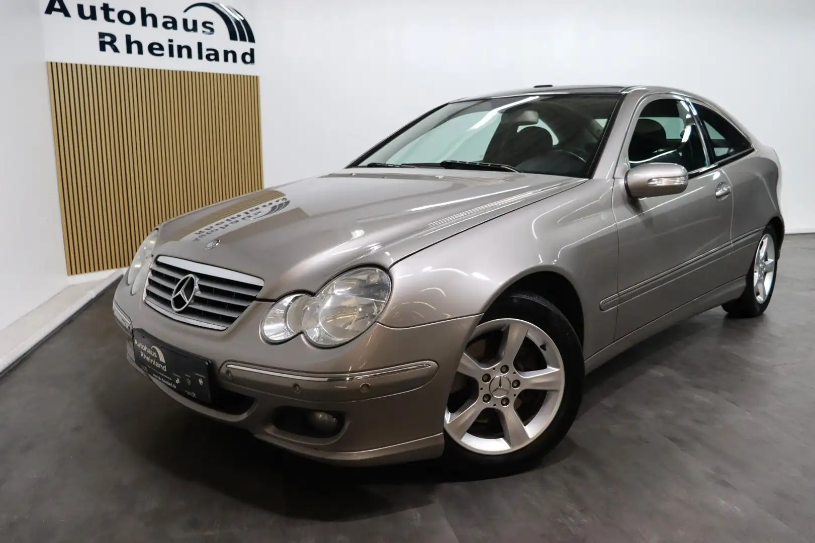 Mercedes-Benz C 220 C220CDI Sportc.*HU/AU NEU*PANO*AUTOMATIK*2.HAND Silber - 1