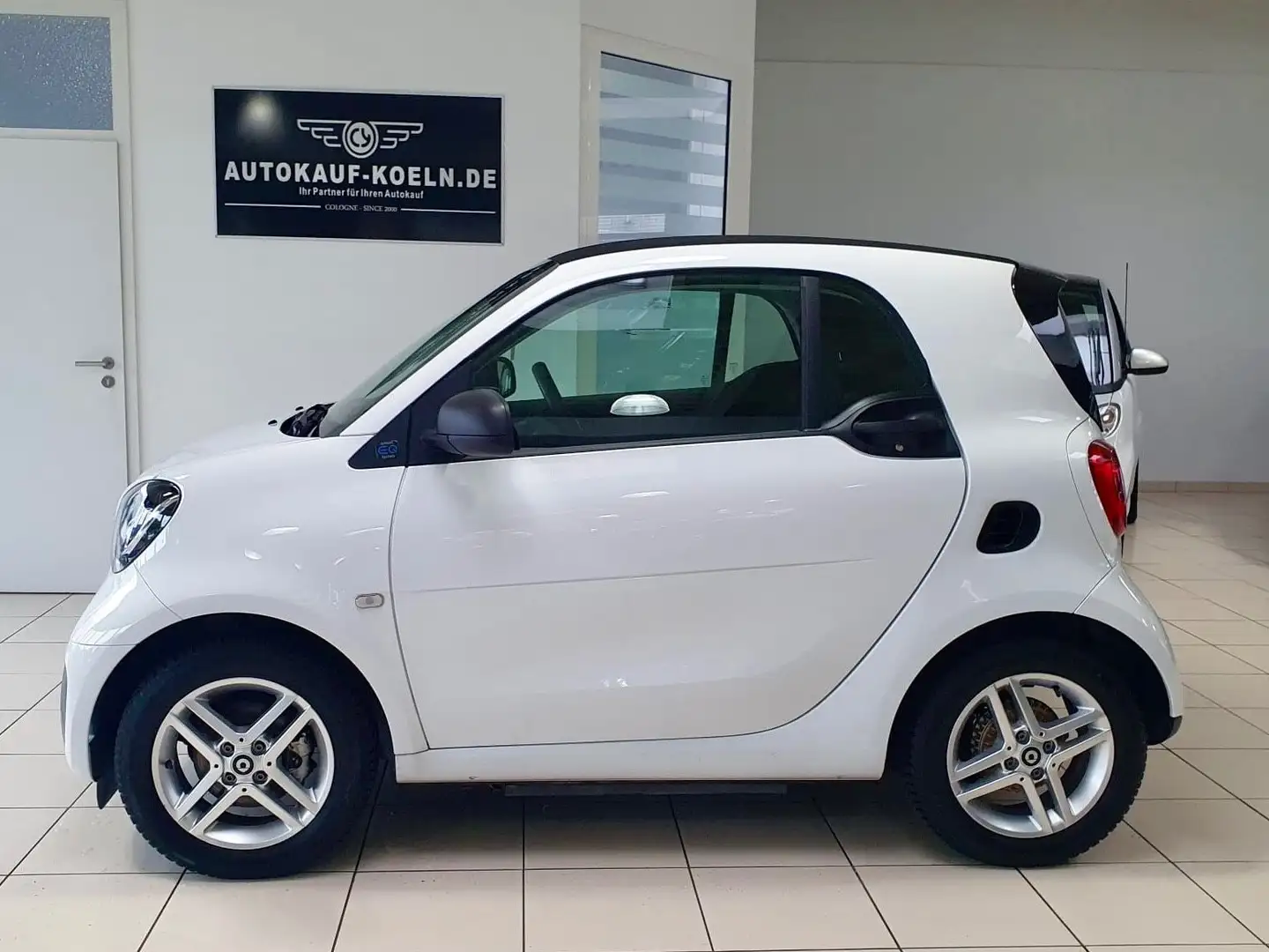 smart forTwo Plus coupe electric drive / EQ Weiß - 1