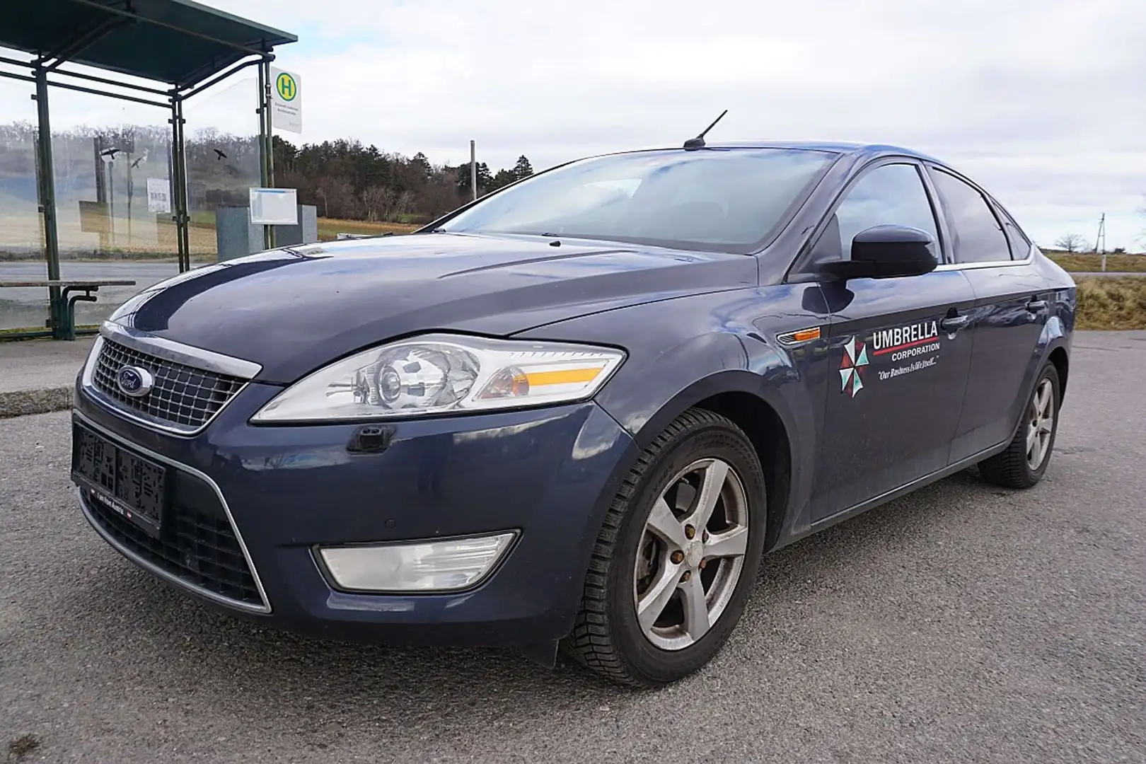 Ford Mondeo Titanium 2,2 TDCi DPF Grau - 2