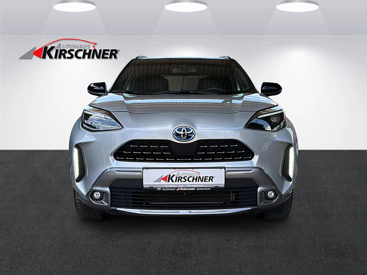 Toyota Yaris Cross 1,5 VVT-i Hybrid Adventure Aut. Schwarz - 2