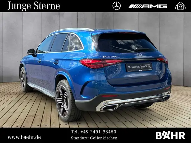 Mercedes-Benz GLC view 3