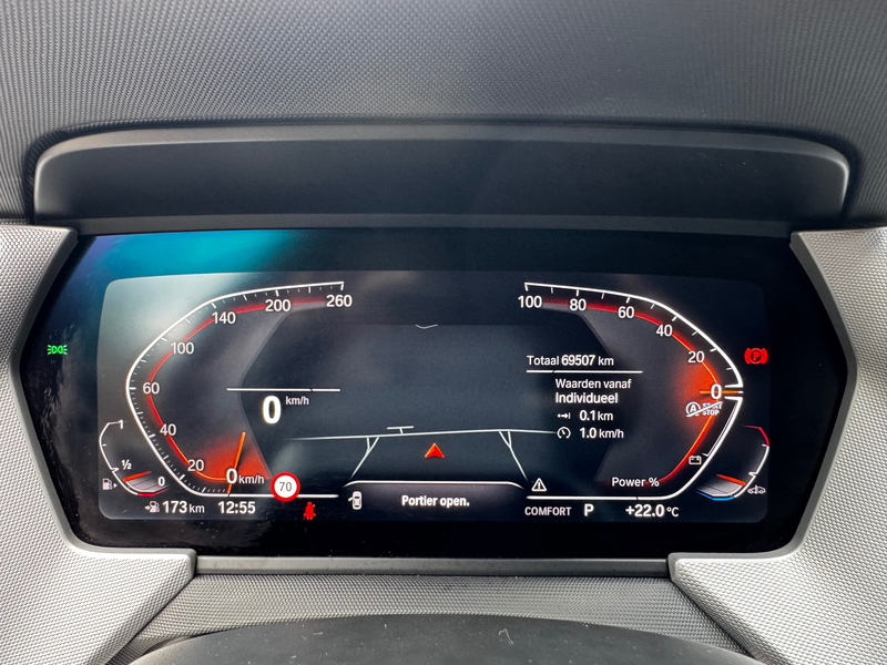 BMW 118 | FULL LED | NAVI | CARPLAY | PDC | DUAL AUTO A/C | LANE ASSIST | FRONT ASSIST | — photo 9
