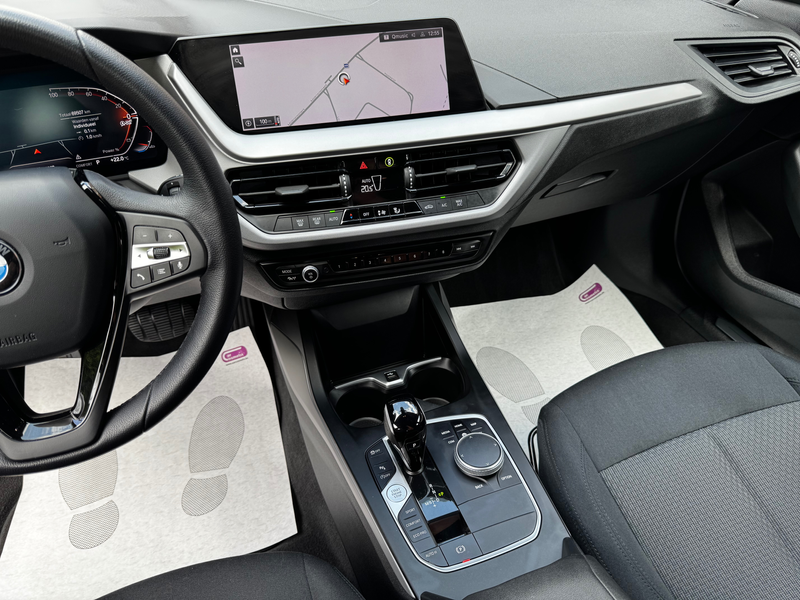 BMW 118 | FULL LED | NAVI | CARPLAY | PDC | DUAL AUTO A/C | LANE ASSIST | FRONT ASSIST | — photo 10