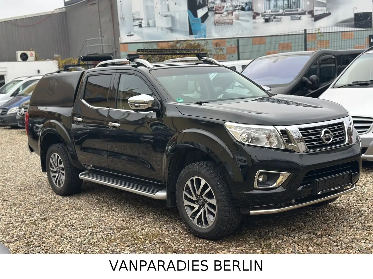 Nissan Navara NP300 Tekna Double Cab 4x4/Hardtop/1Hand Noir - 1