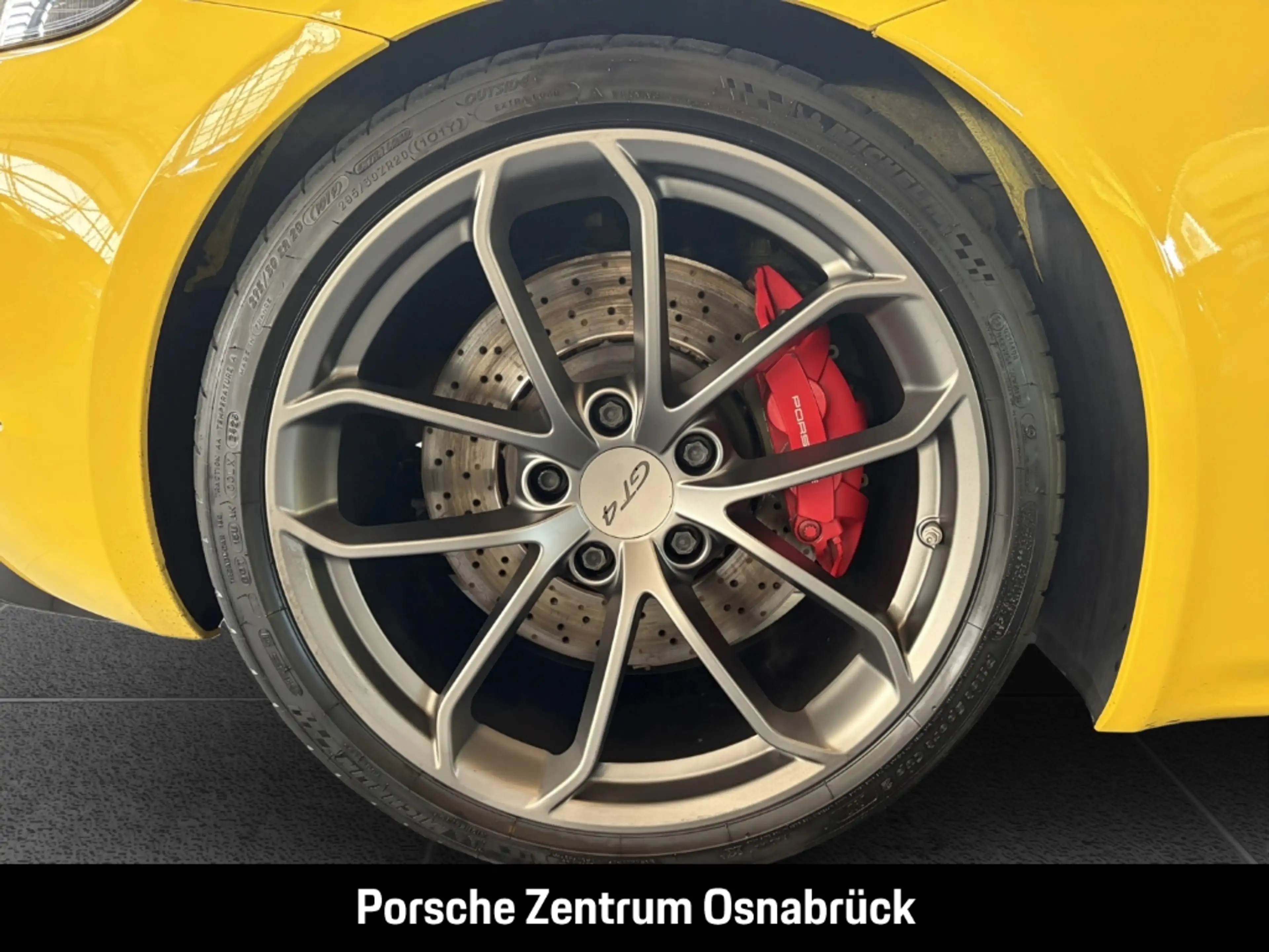 Porsche Cayman 718 GT4 — photo 11