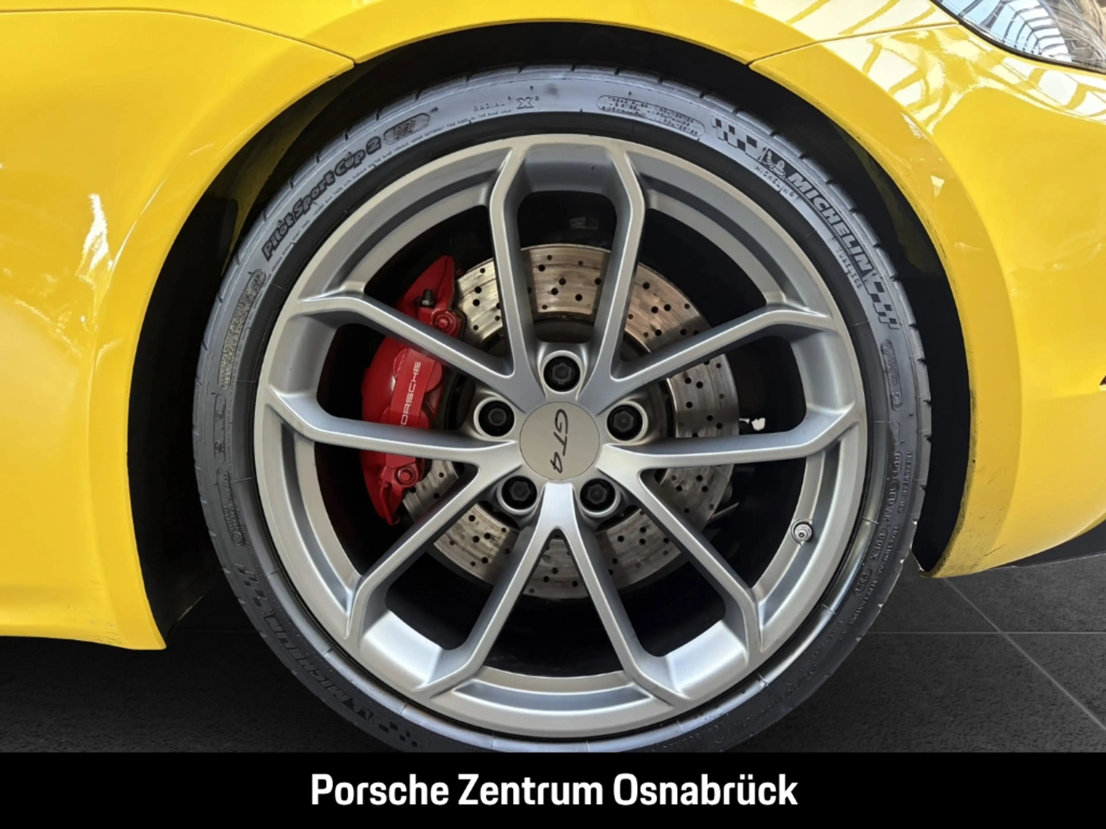 Porsche Cayman 718 GT4 — photo 12