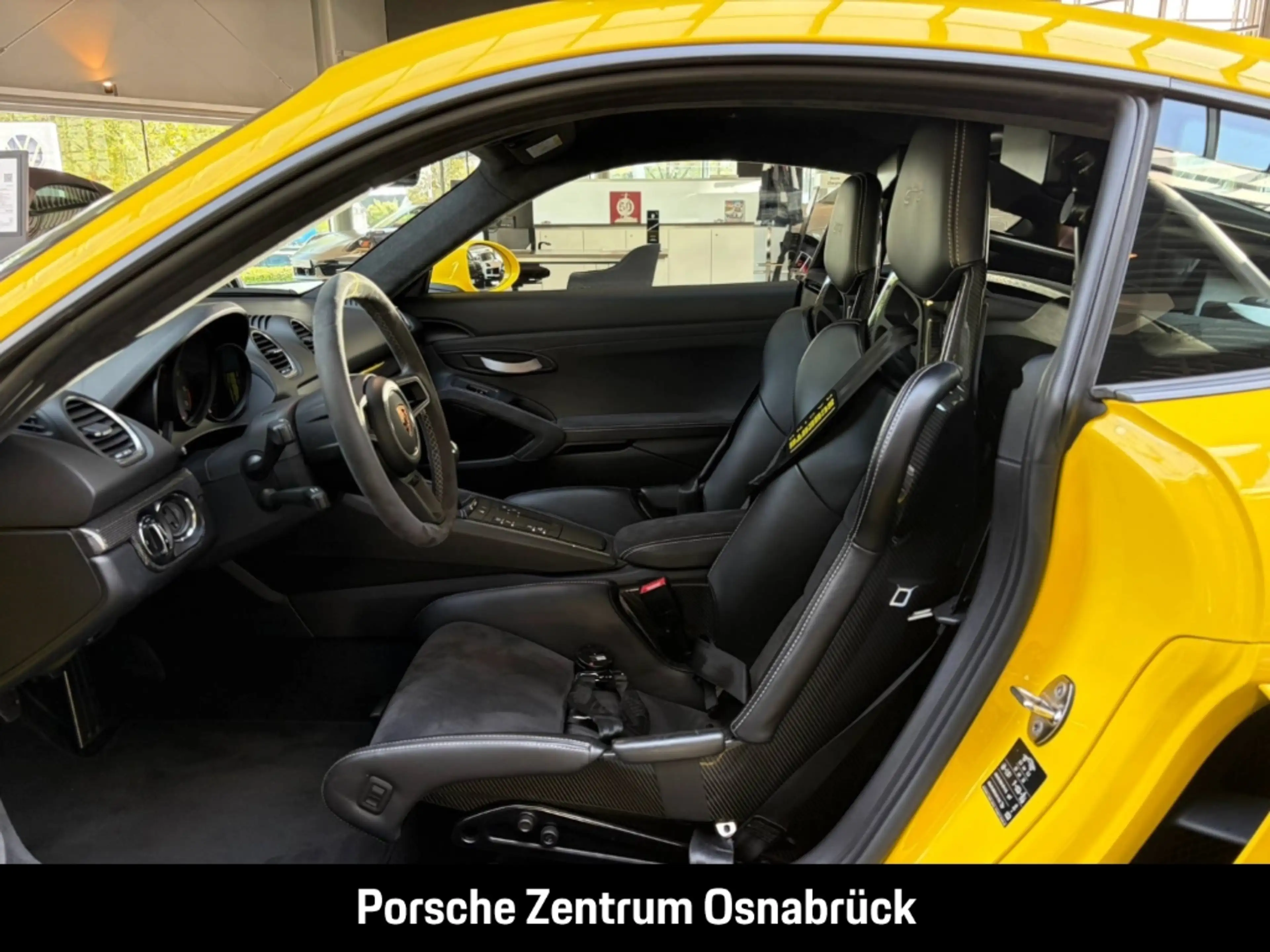 Porsche Cayman 718 GT4 — photo 15