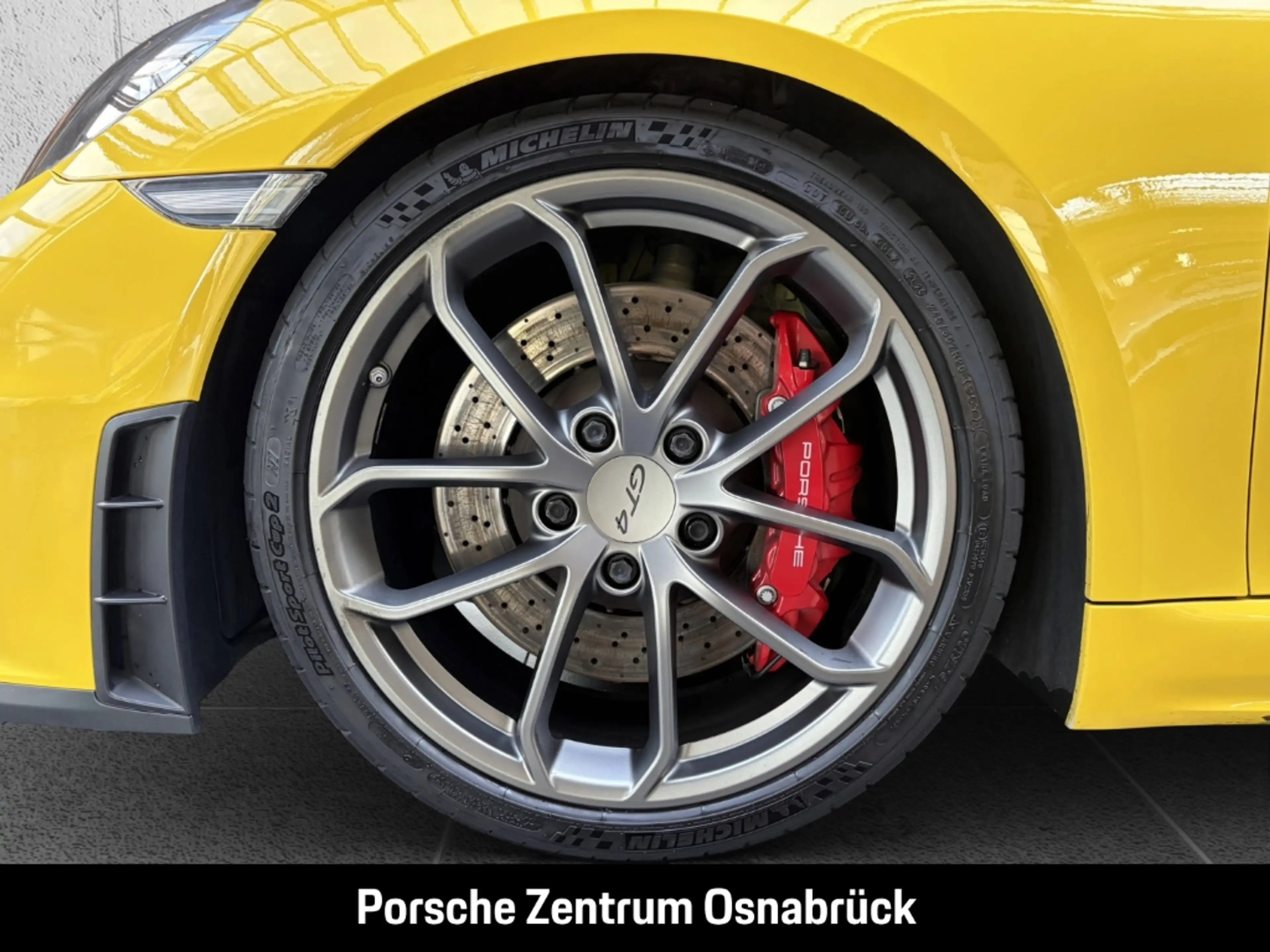 Porsche Cayman 718 GT4 — photo 13
