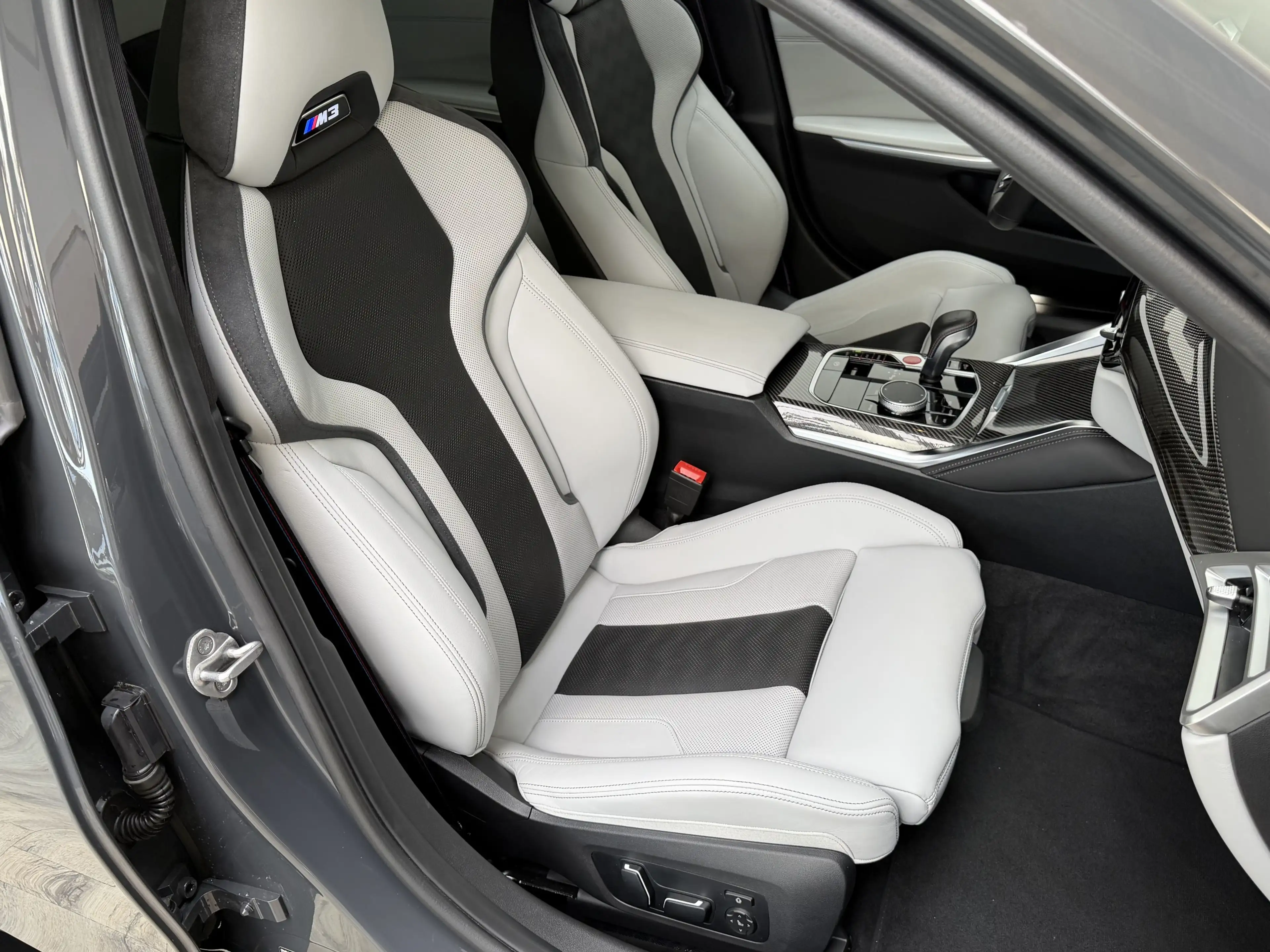 BMW M3 xDrive Competition Sitzlüftung ACC 360° Carbon — photo 31