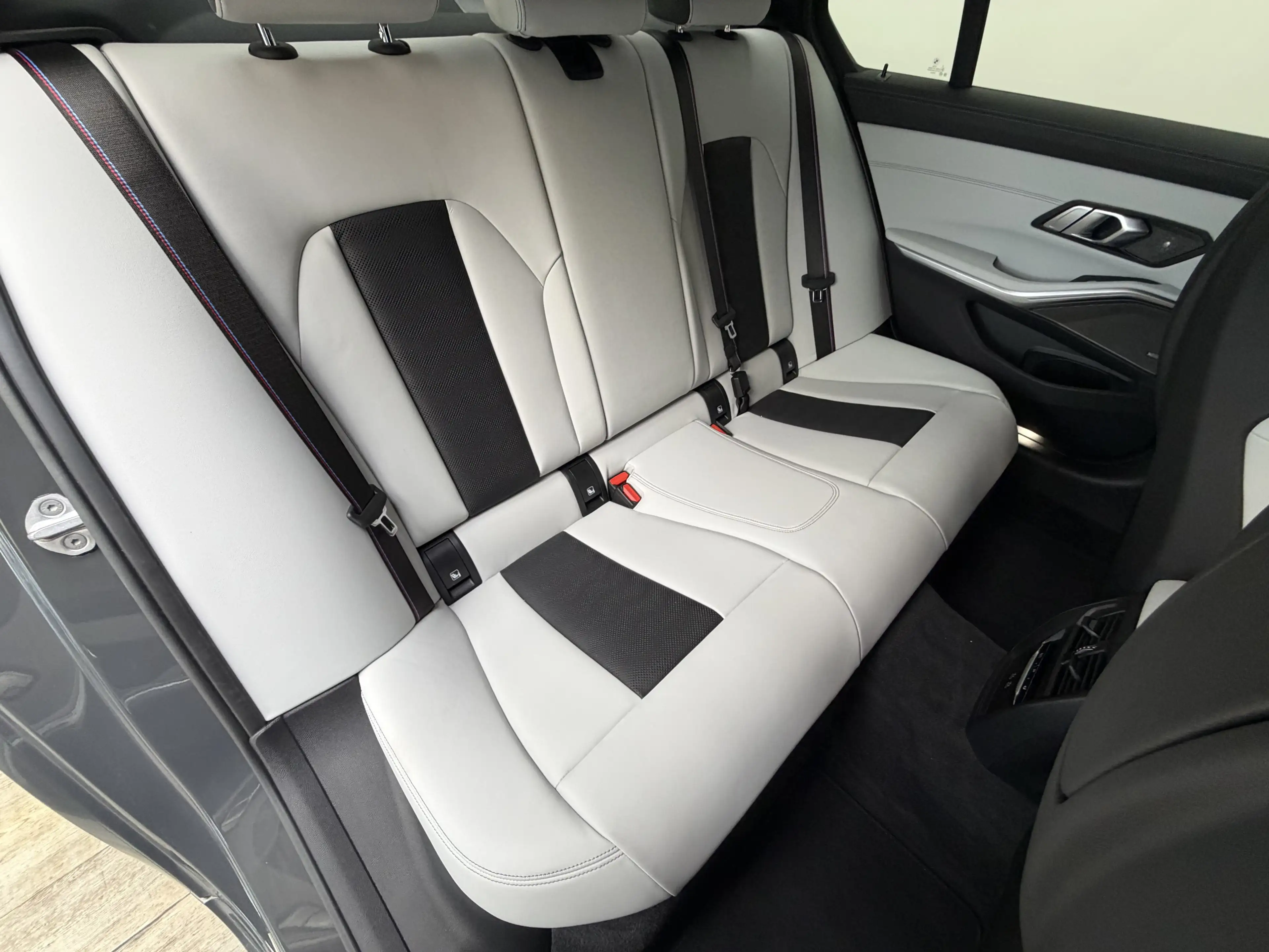 BMW M3 xDrive Competition Sitzlüftung ACC 360° Carbon — photo 24
