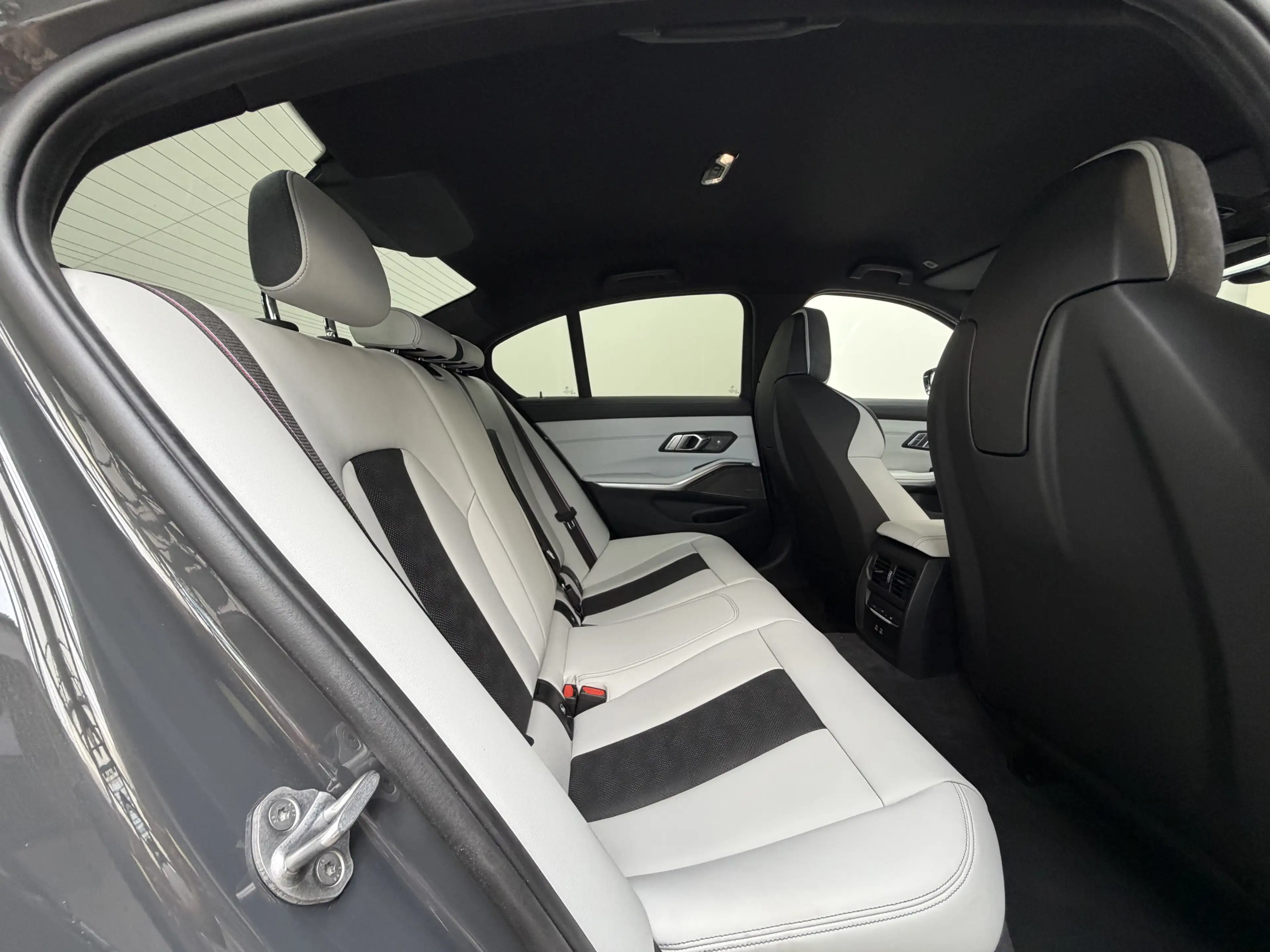 BMW M3 xDrive Competition Sitzlüftung ACC 360° Carbon — photo 26