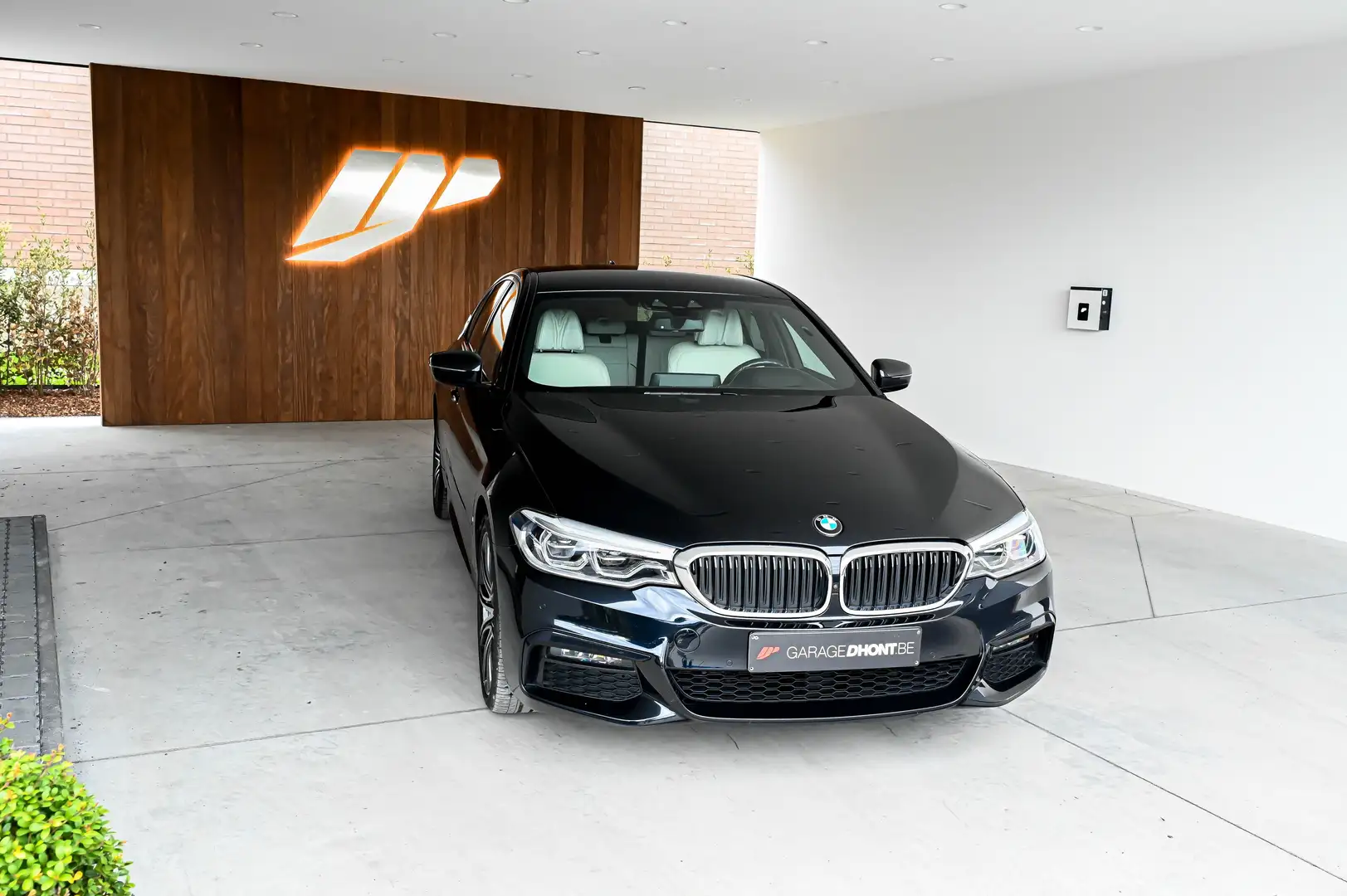 BMW 530 e,INDIVIDUAL,360°camera,AppleCar,HarmanKardon Zwart - 1