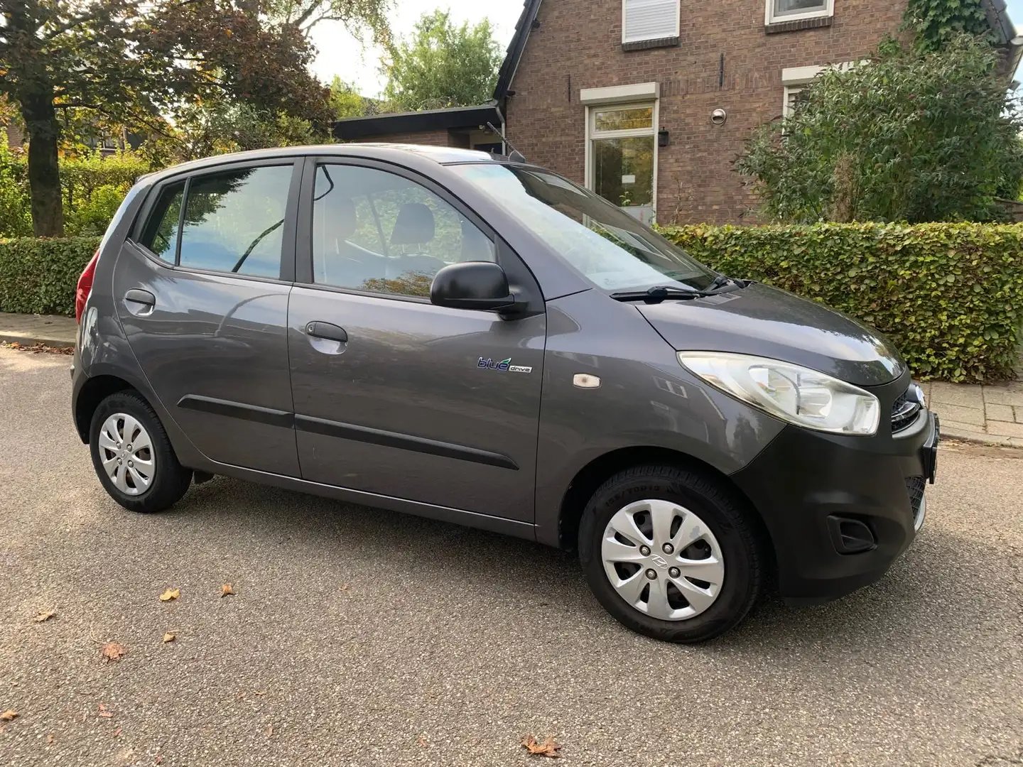 Hyundai i10 1.0 Pure Grijs - 2