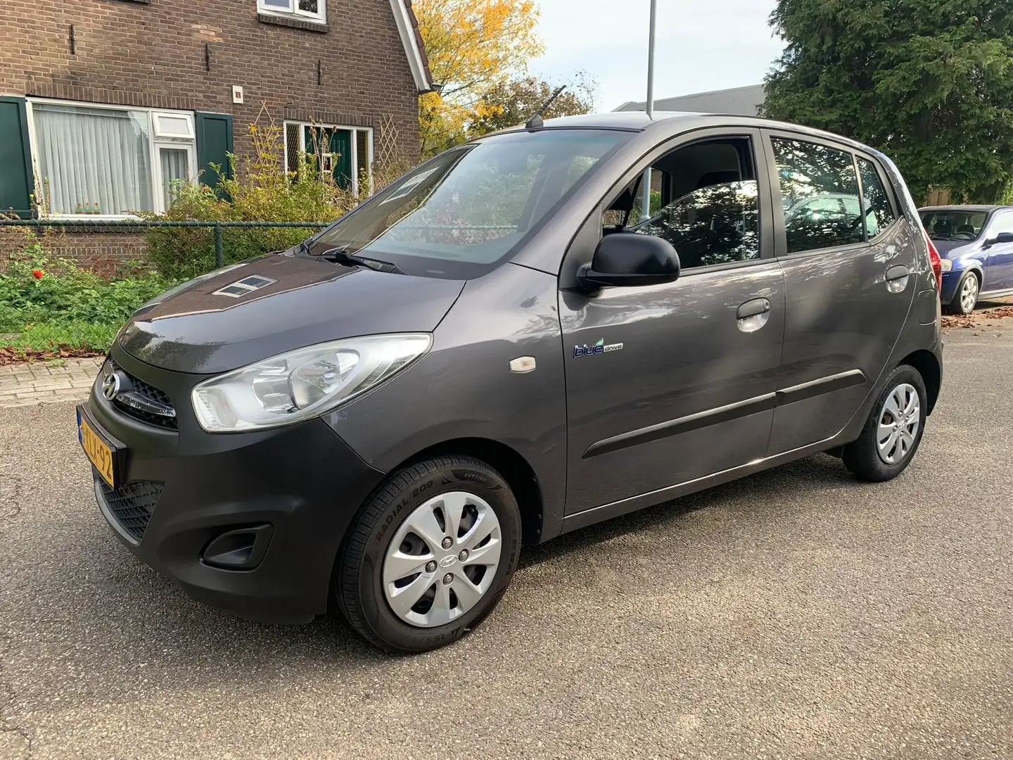 Hyundai i10 1.0 Pure Grijs - 1