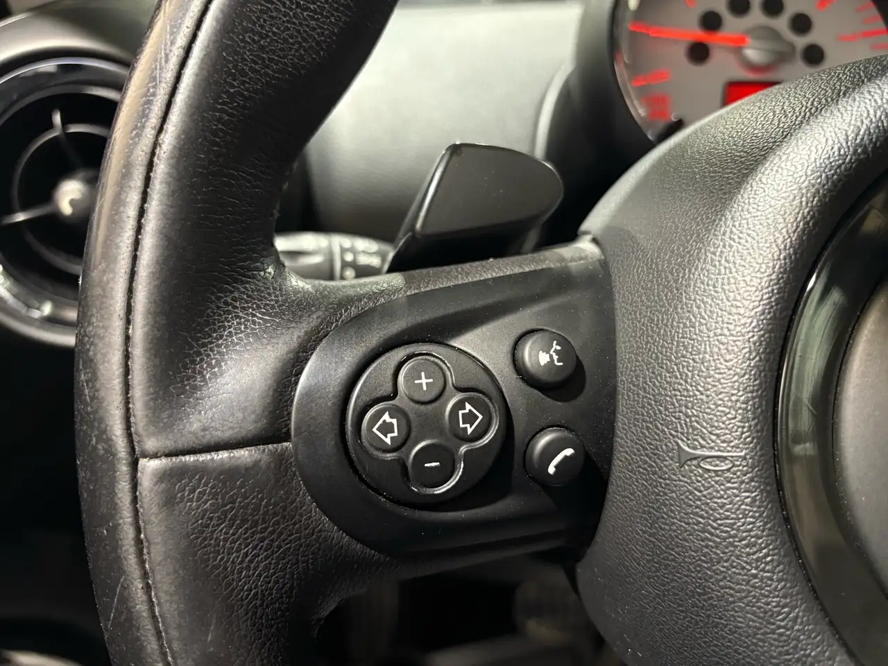 MINI Cooper Countryman photo MINI Cooper Countryman
