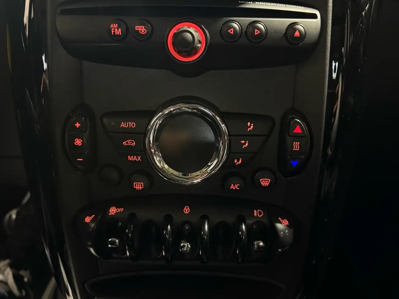 MINI Cooper Countryman photo MINI Cooper Countryman