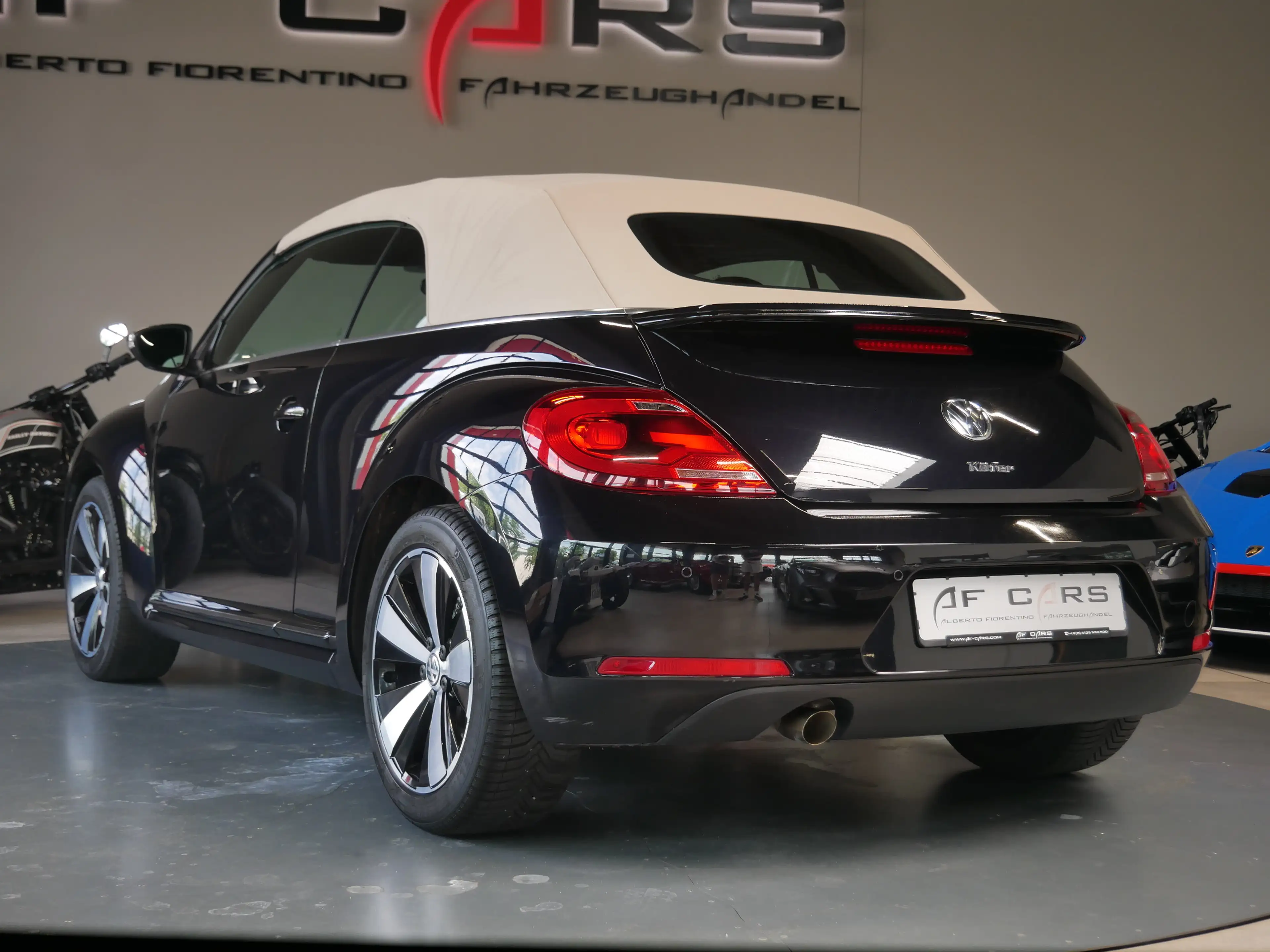 Volkswagen Beetle Exclusive Design BMT Bi-Xenon Temp Cabrio — photo 3