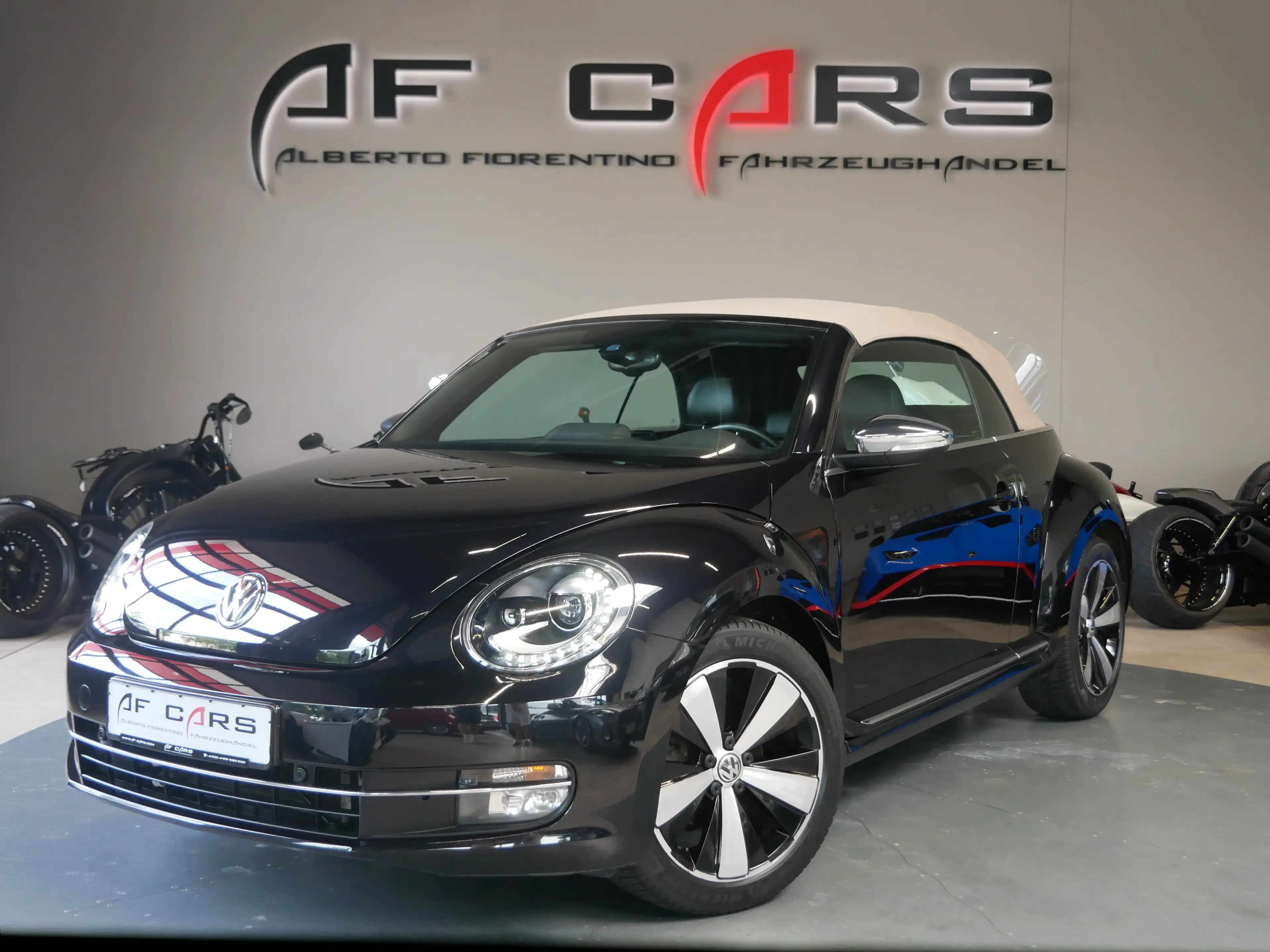 Volkswagen Beetle Exclusive Design BMT Bi-Xenon Temp Cabrio — photo 8