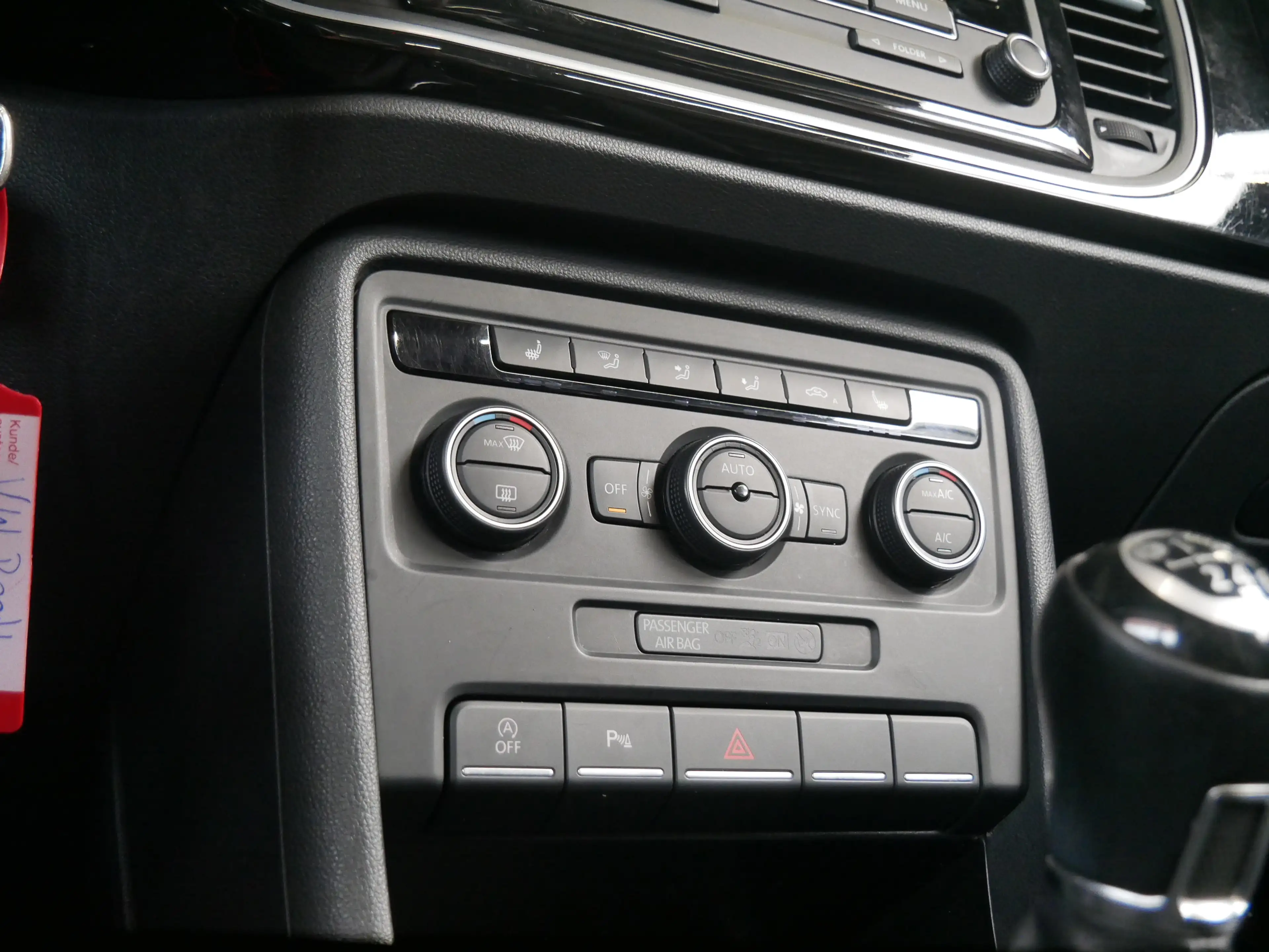 Volkswagen Beetle Exclusive Design BMT Bi-Xenon Temp Cabrio — photo 14