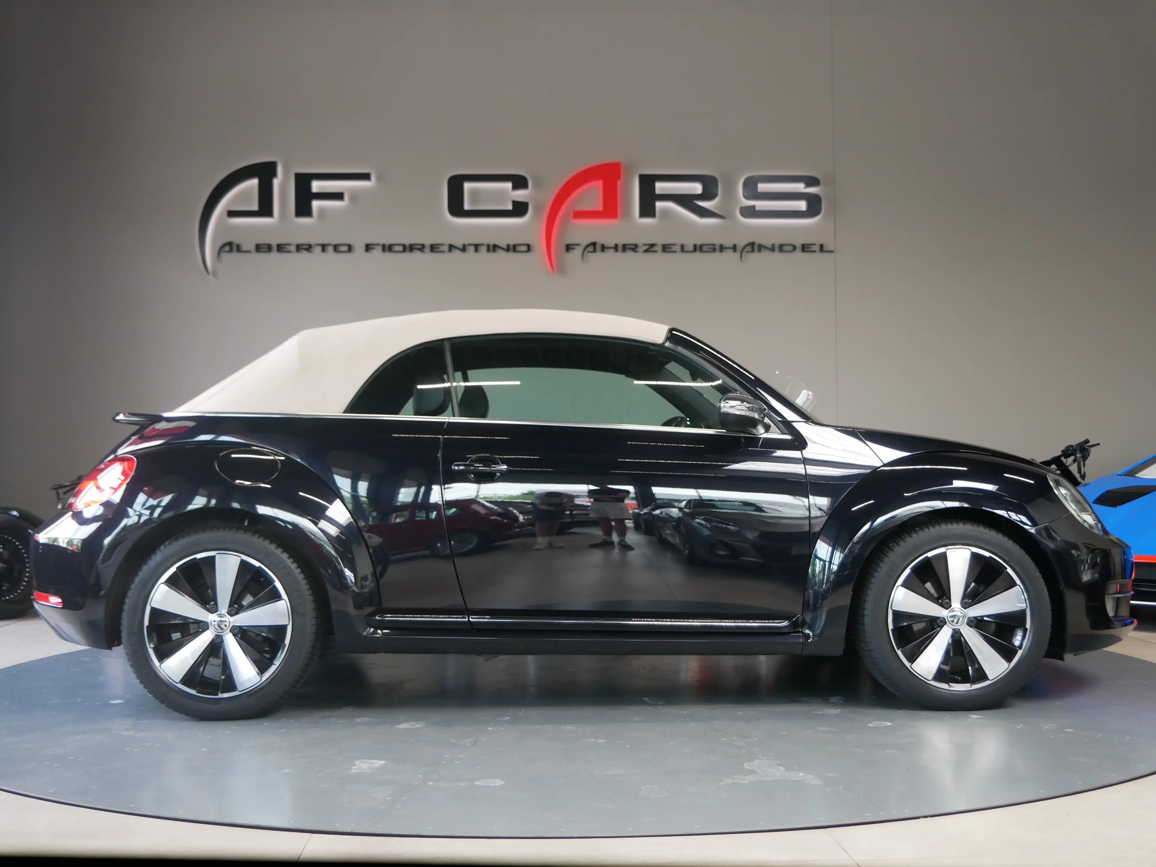 Volkswagen Beetle Exclusive Design BMT Bi-Xenon Temp Cabrio — photo 6