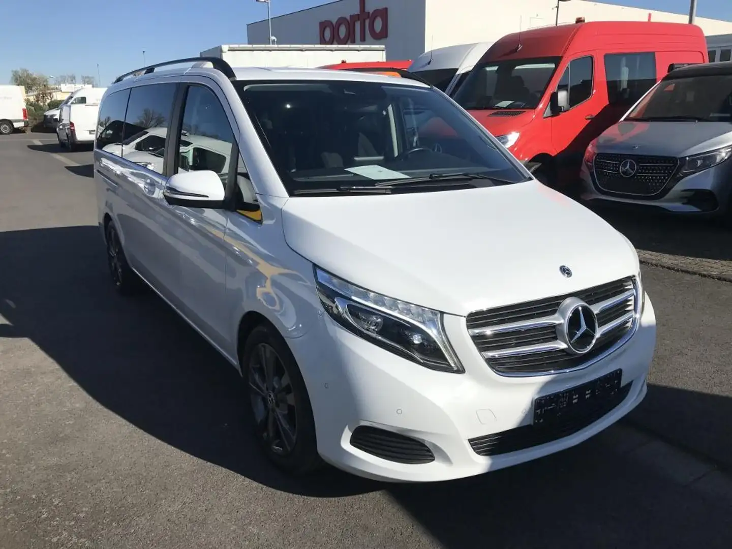 Mercedes-Benz V 250 d EDITION Lang Navi SpurW Sport LED PDC Weiß - 2