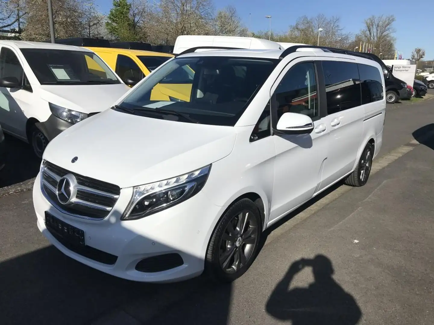 Mercedes-Benz V 250 d EDITION Lang Navi SpurW Sport LED PDC Weiß - 1