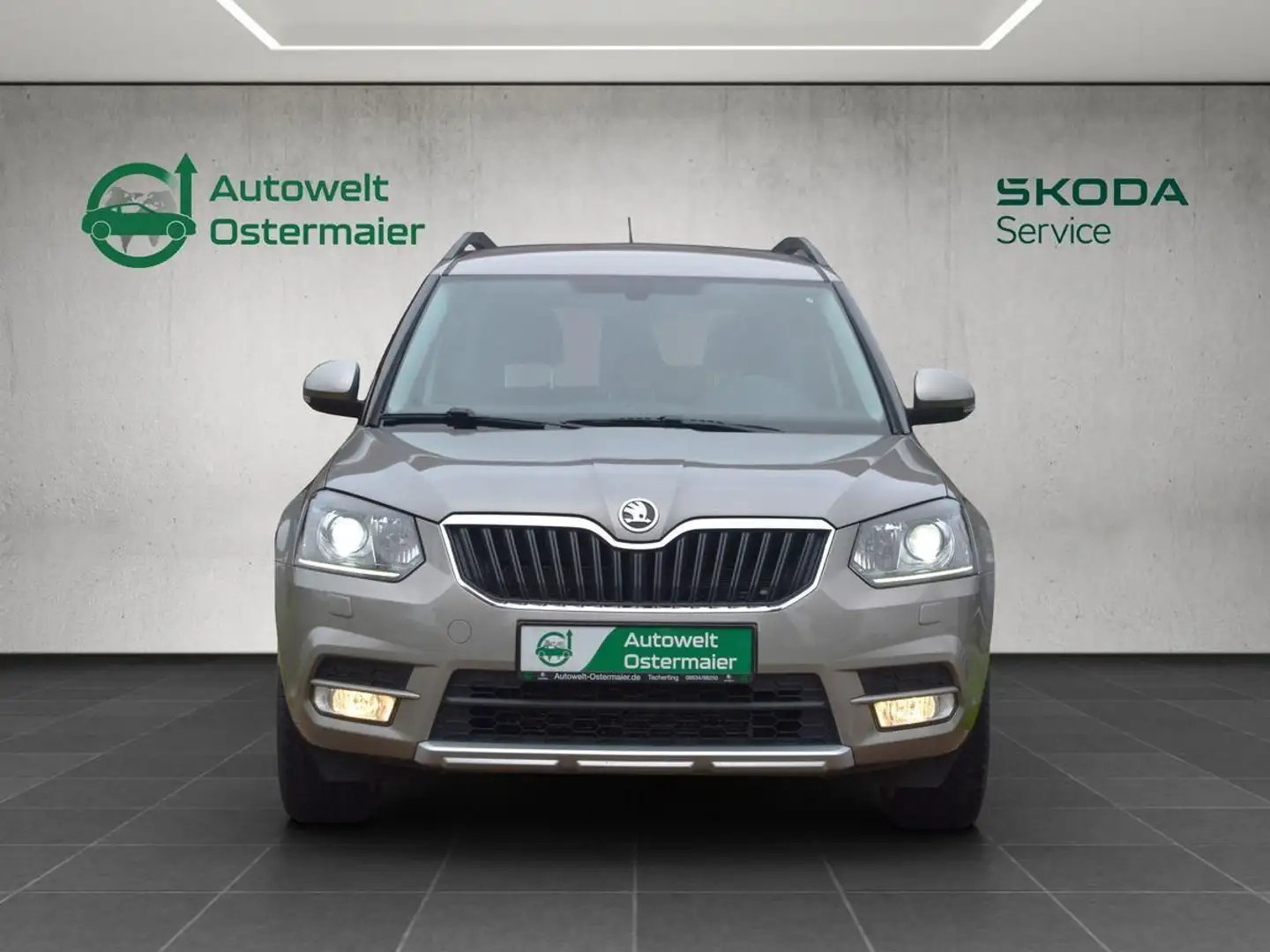 Skoda Yeti 2.0 TDI Drive 4x4*AHK*Xenon*Climatr.*SHZ Beige - 2