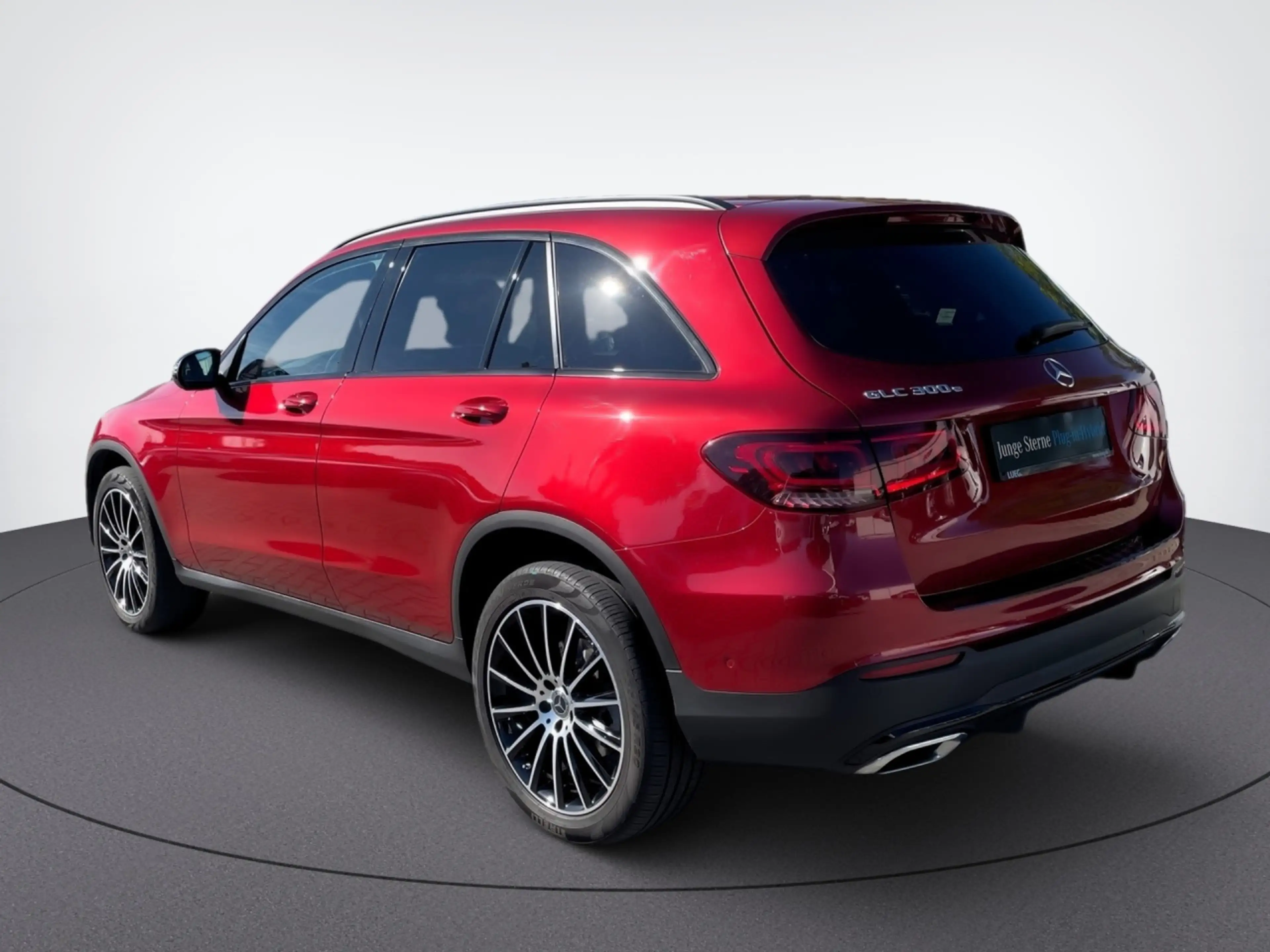 Mercedes-Benz GLC 300 e 4M Augmented Distronic Night Perf 360 — photo 4