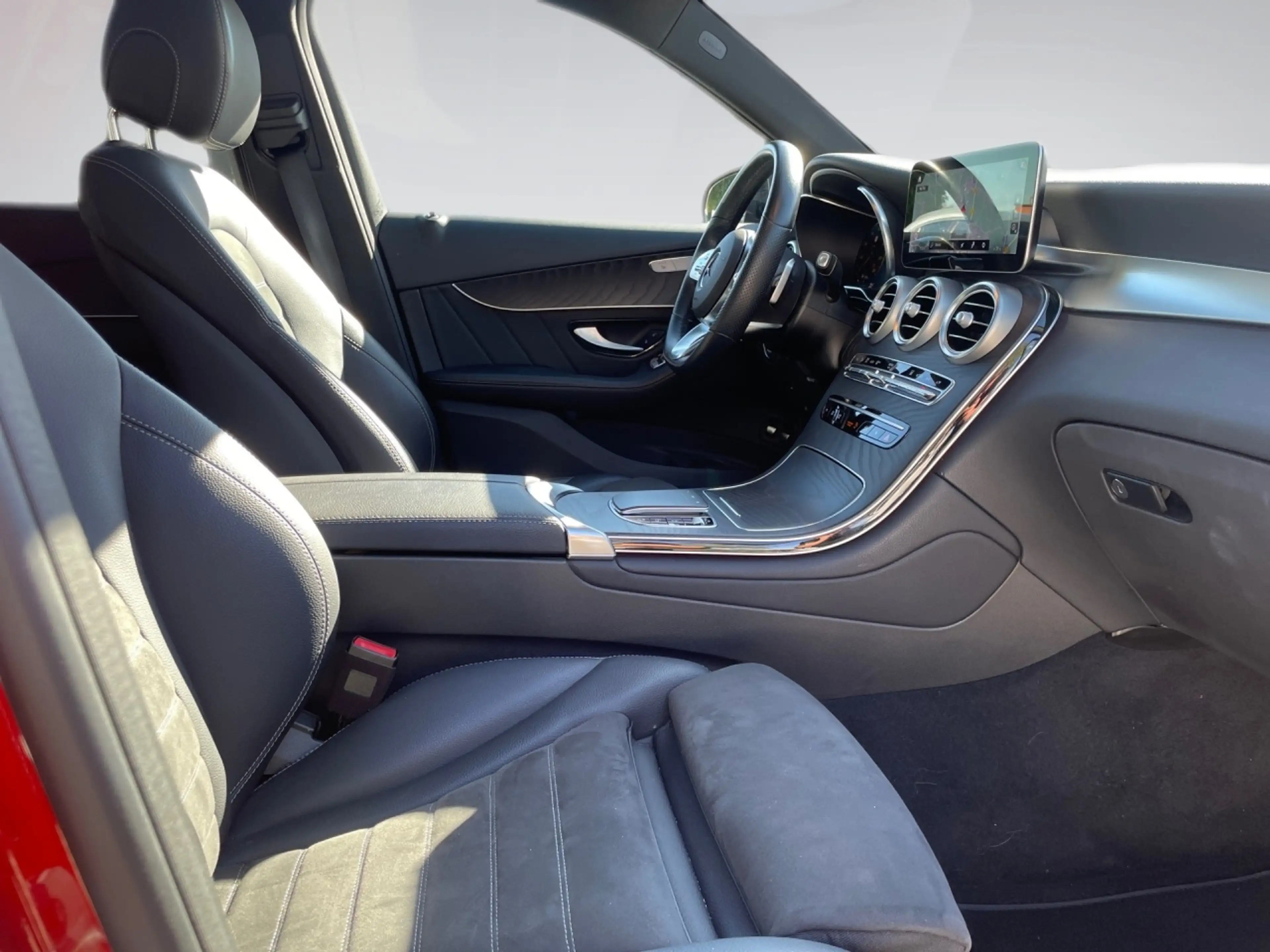 Mercedes-Benz GLC 300 e 4M Augmented Distronic Night Perf 360 — photo 9