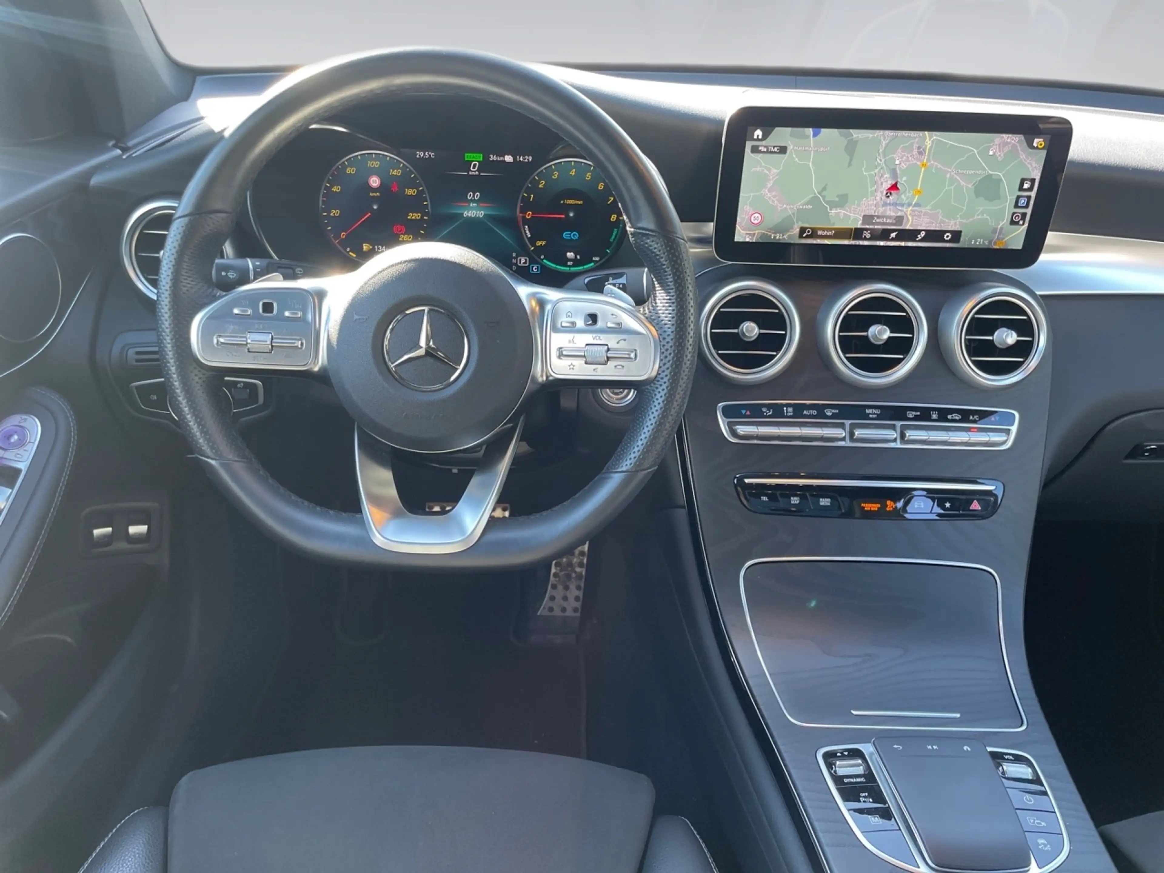 Mercedes-Benz GLC 300 e 4M Augmented Distronic Night Perf 360 — photo 11