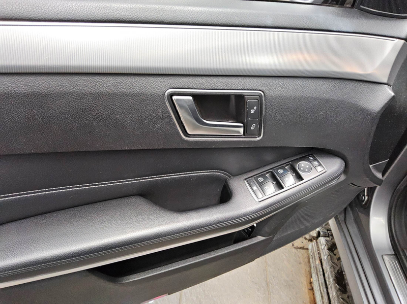 Mercedes-Benz E 220 T BT Avantgarde T-Leder Navi LED GSD AHK — photo 9