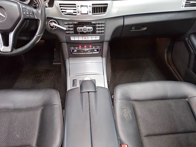 Mercedes-Benz E 220 T BT Avantgarde T-Leder Navi LED GSD AHK — photo 6