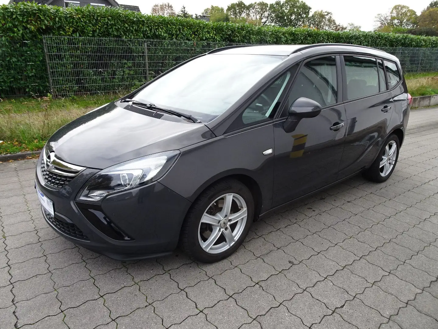 Opel Zafira Tourer 2.0 CDTI Tourer 121kW / Navi Grau - 1