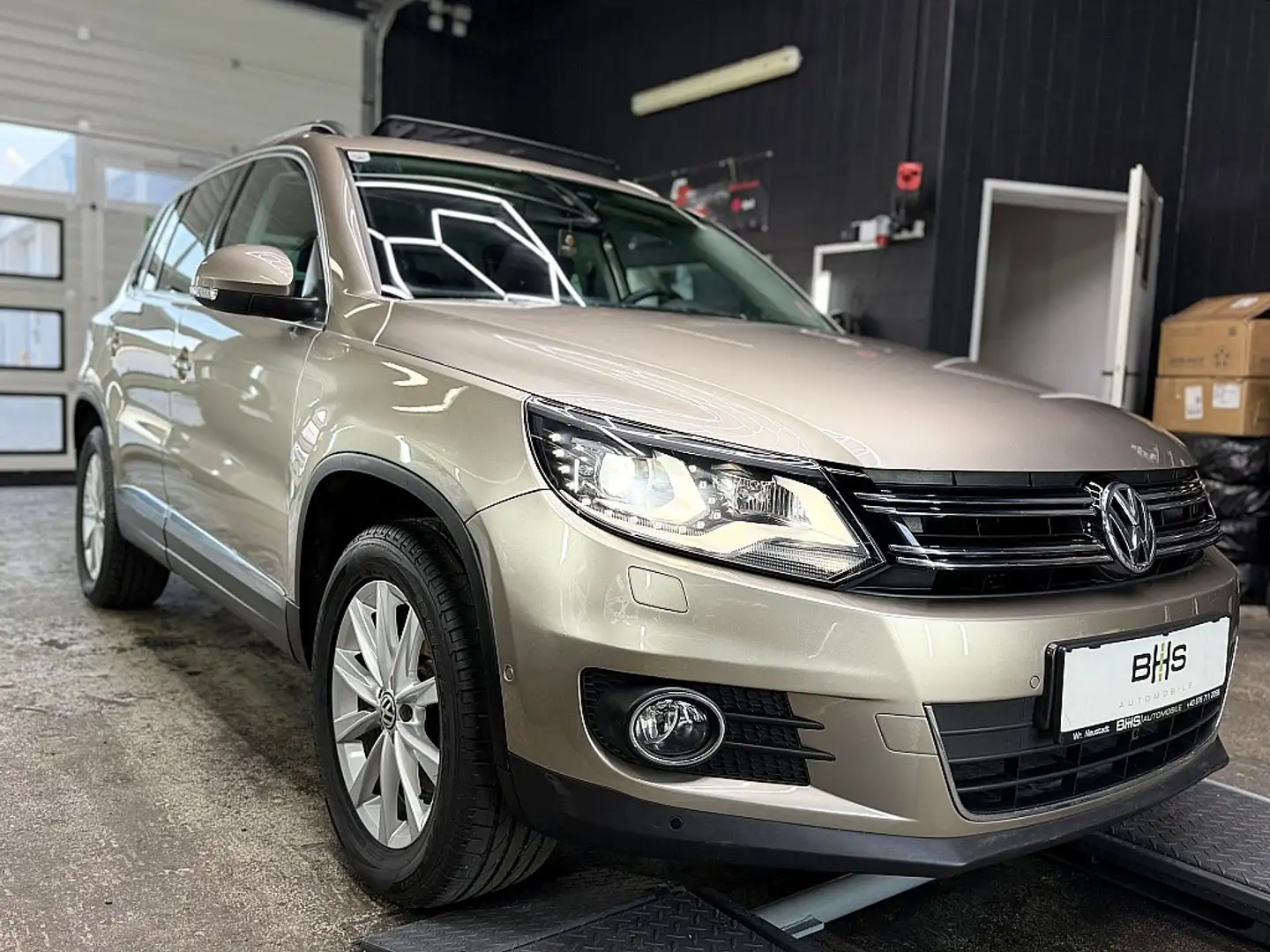 Volkswagen Tiguan 2,0 TDI BMT 4Motion Sky DPF DSG Beige - 2