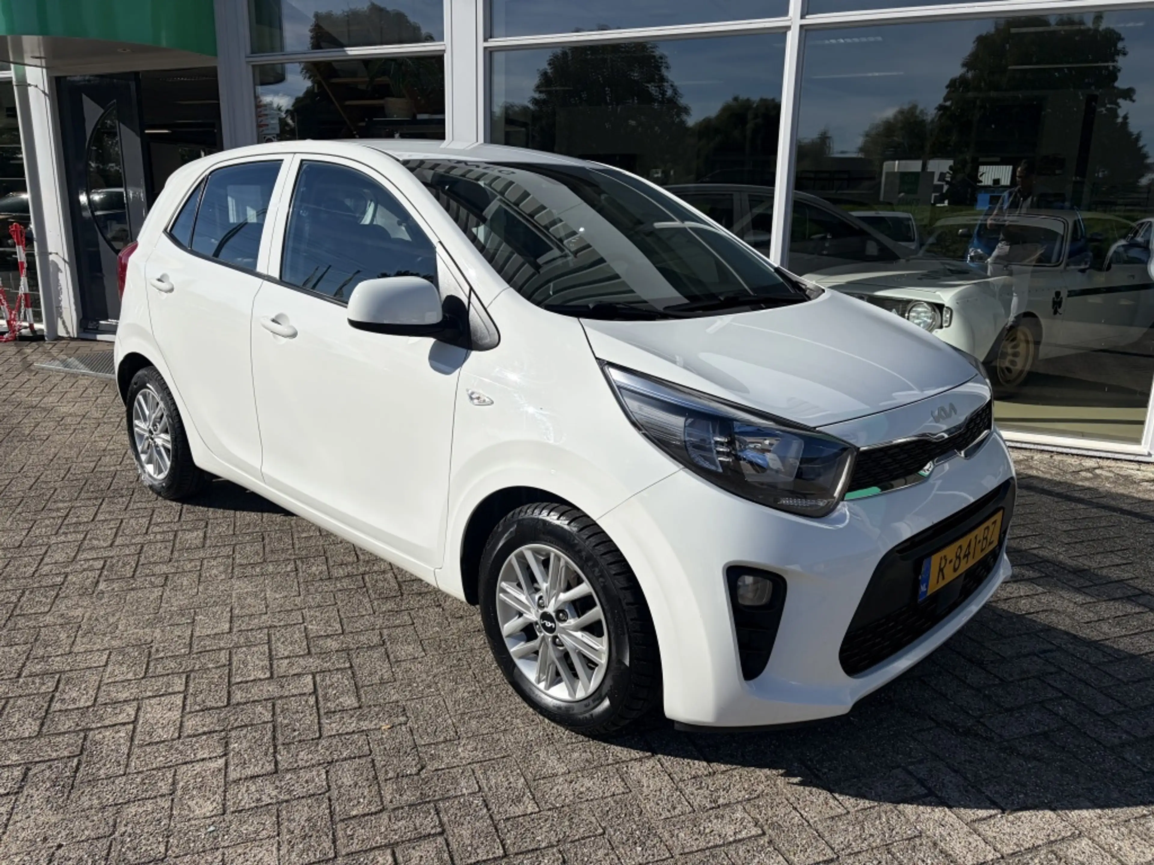 Kia Picanto 1.0 DPi Dynamicl. 5p, Carplay, Camera, Lm velg, Na — photo 4