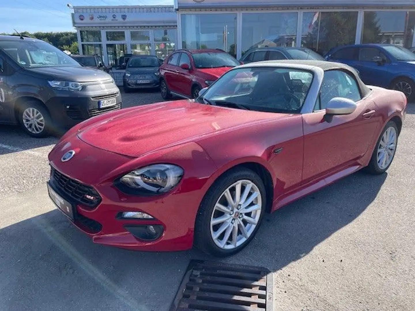 Fiat 124 Spider Lusso Rouge - 1