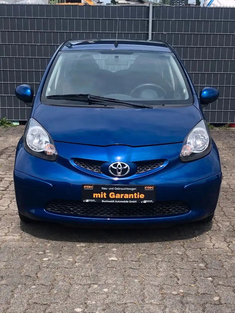 Toyota Aygo (X) 1,0 ckIN2U Automatik 5-türig Blau - 1