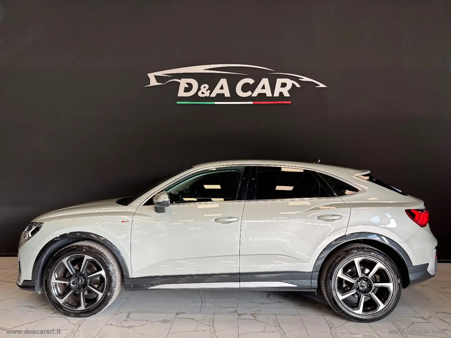 Audi Q3 SPB 35 TDI S tronic S line edition Silber - 1
