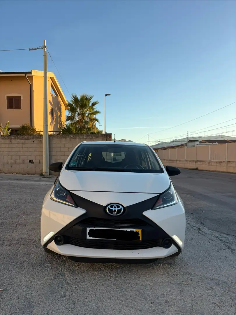Toyota Aygo 5p 1.0 x-business - 1